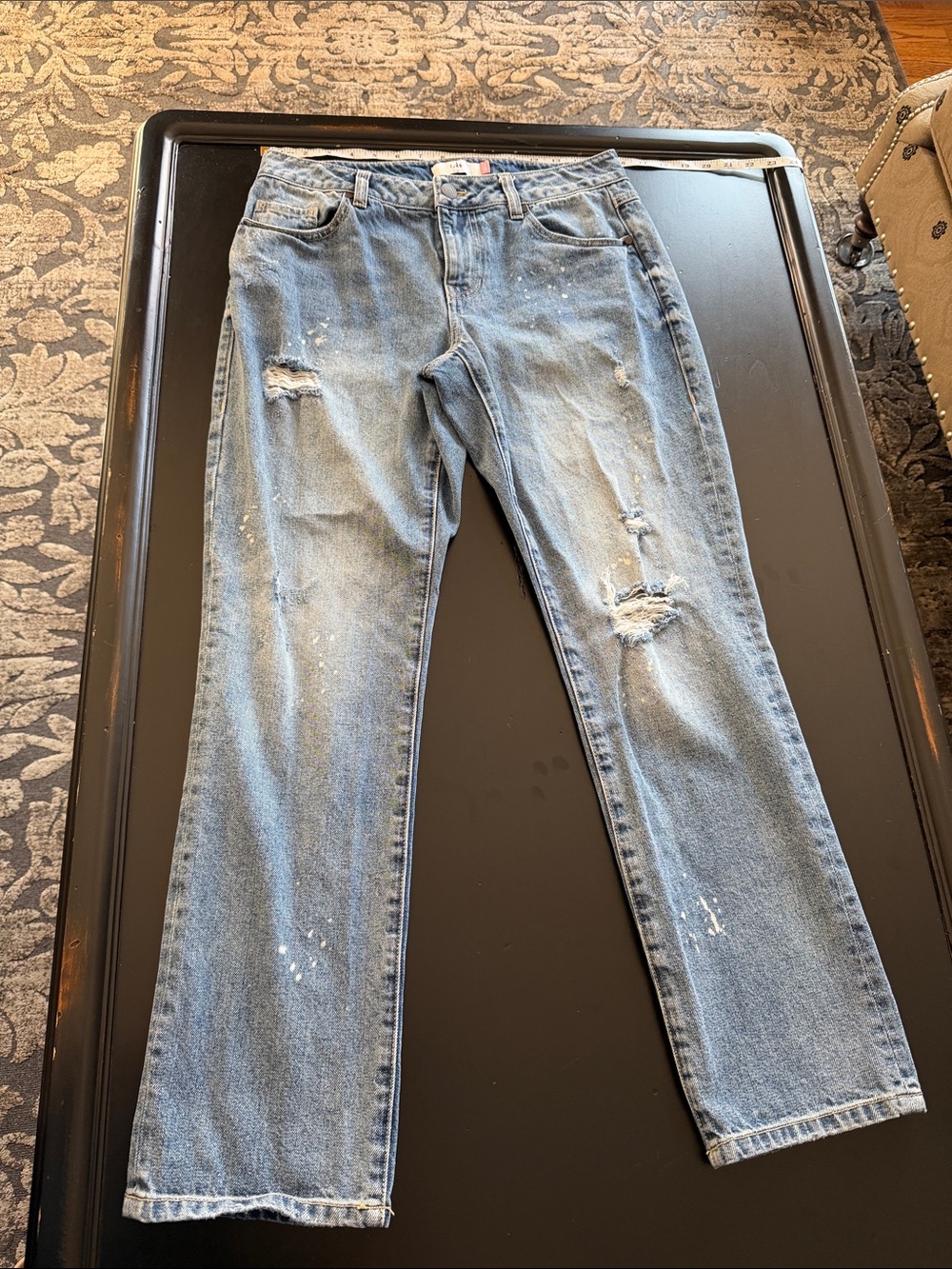 Cabi Light Wash Distressed 100% boy friend Jeans